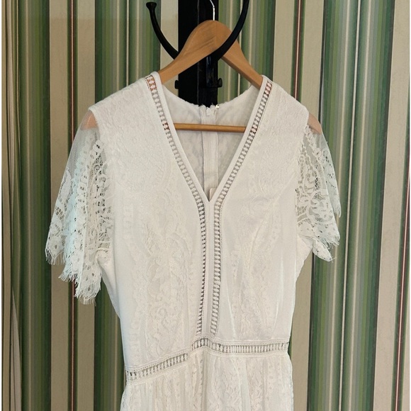 White Lace Lady Dress Lace Sleeves Eyelash Fringe V Neck Feminine Dress SET of 2 - Picture 4 of 16